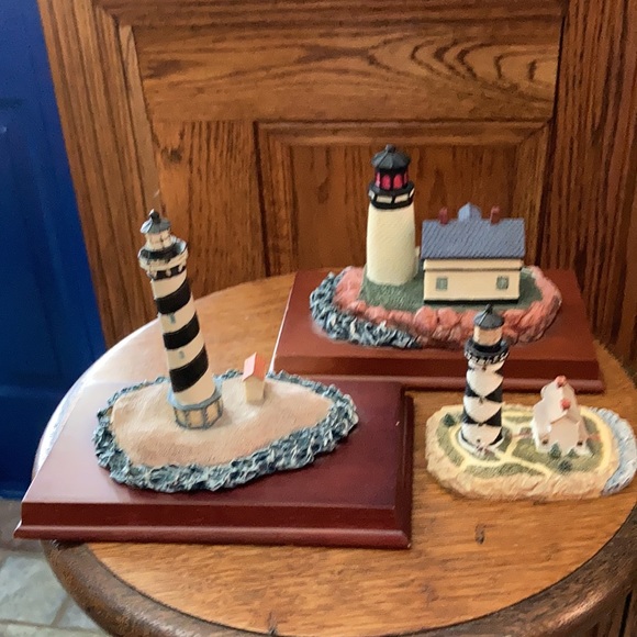 3 piece lot of vintage hand painted resin lighthouses. 2 are NC; 1 is SC. Cute! - Picture 7 of 7